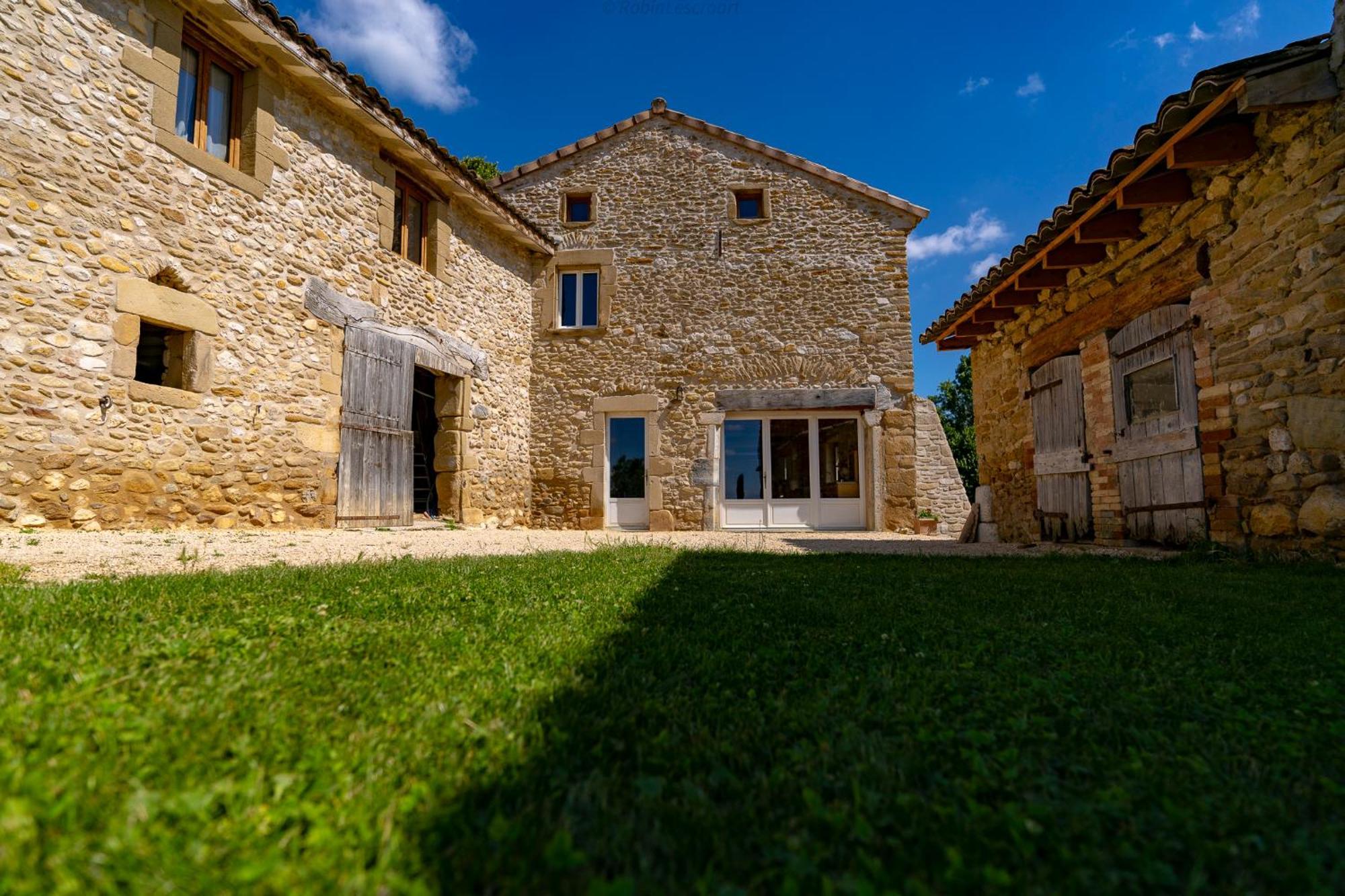 Bed and Breakfast Le Petit Riousset, Gite A La Campagne, Piscine Montvendre Zewnętrze zdjęcie