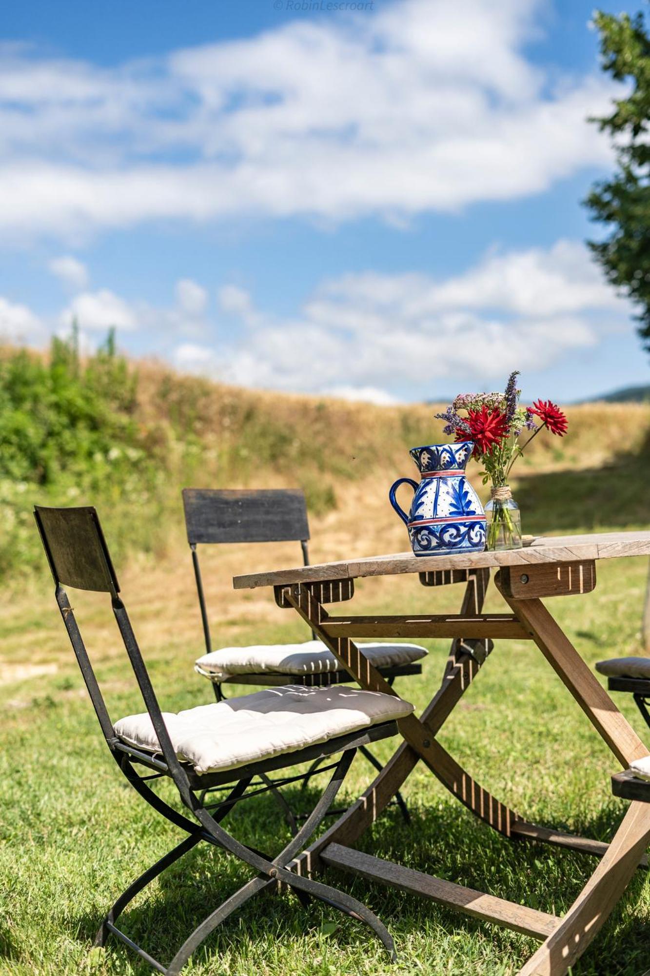 Bed and Breakfast Le Petit Riousset, Gite A La Campagne, Piscine Montvendre Zewnętrze zdjęcie