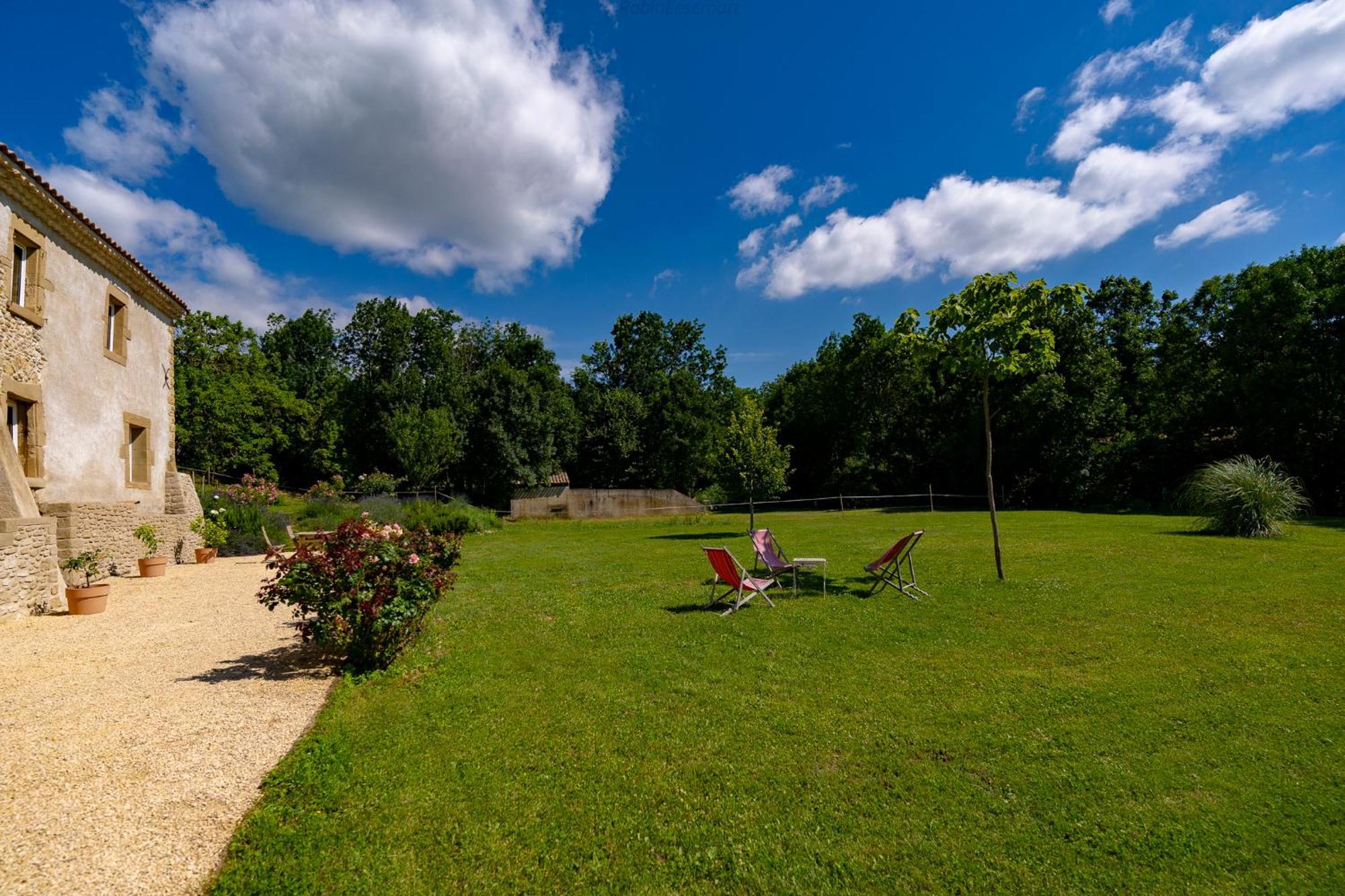 Bed and Breakfast Le Petit Riousset, Gite A La Campagne, Piscine Montvendre Zewnętrze zdjęcie